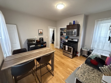 121 L, Boston, Massachusetts, 3 Bedrooms Bedrooms, 5 Rooms Rooms,1 BathroomBathrooms,Residential Lease,For Rent,L,73500746