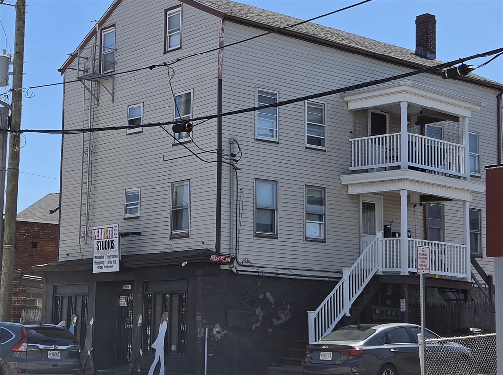 155 Rodman St, Fall River, Massachusetts, 6 Bedrooms Bedrooms, 26 Rooms Rooms,4.5 BathroomsBathrooms,Residential Income,For Sale,Rodman St,73500571