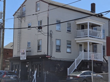 155 Rodman St, Fall River, Massachusetts, 6 Bedrooms Bedrooms, 26 Rooms Rooms,4.5 BathroomsBathrooms,Residential Income,For Sale,Rodman St,73500571