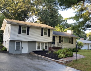 15 Winchester Dr, Lexington, Massachusetts, 3 Bedrooms Bedrooms, 9 Rooms Rooms,2 BathroomsBathrooms,Residential Lease,For Rent,Winchester Dr,73500879