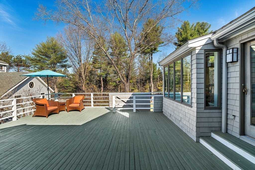 39 Kings Grant Rd, Weston, Massachusetts, 4 Bedrooms Bedrooms, 8 Rooms Rooms,3 BathroomsBathrooms,Residential,For Sale,Kings Grant Rd,73500883