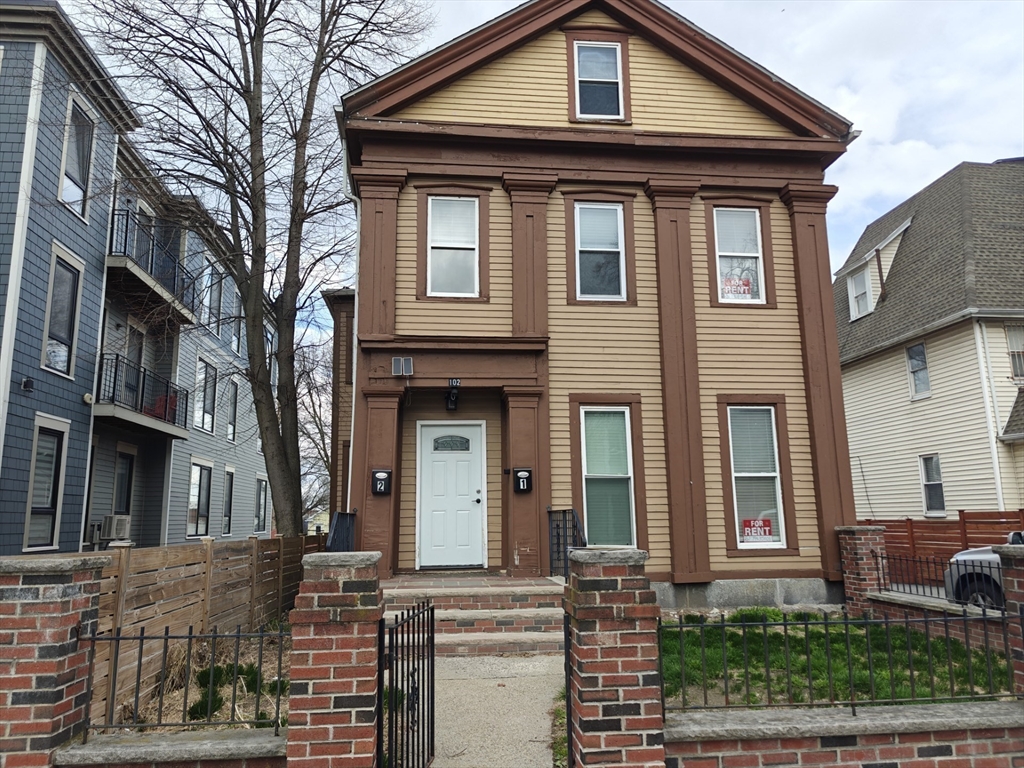 102 Mount Pleasant Ave, Boston, Massachusetts, 2 Bedrooms Bedrooms, 4 Rooms Rooms,2 BathroomsBathrooms,Residential Lease,For Rent,Mount Pleasant Ave,73500878