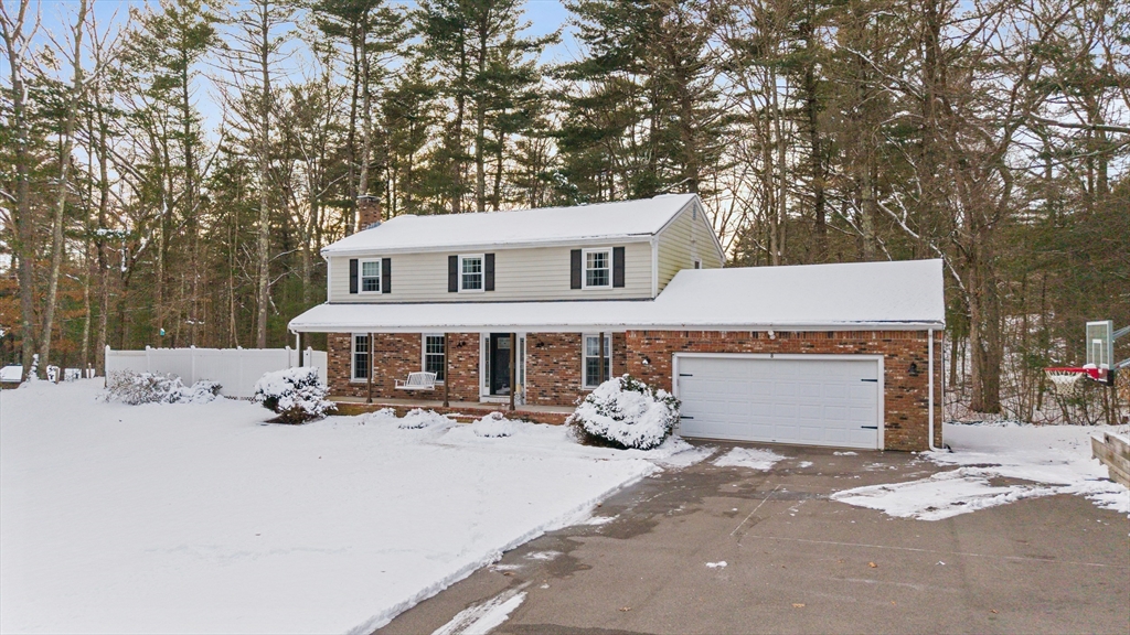 8 Ridgefield Rd, Norfolk, Massachusetts, 4 Bedrooms Bedrooms, 8 Rooms Rooms,3.5 BathroomsBathrooms,Residential,For Sale,Ridgefield Rd,73472496