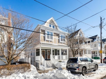 43 Kenmere Rd, Medford, Massachusetts, 3 Bedrooms Bedrooms, 9 Rooms Rooms,3 BathroomsBathrooms,Residential,For Sale,Kenmere Rd,73475720