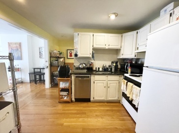 235 West 5th St, Boston, Massachusetts, 2 Bedrooms Bedrooms, 5 Rooms Rooms,1 BathroomBathrooms,Residential Lease,For Rent,West 5th St,73495282