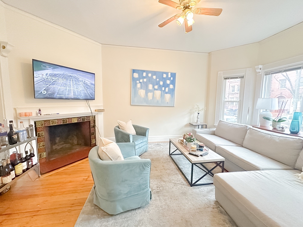 36 St Stephen, Boston, Massachusetts, 5 Bedrooms Bedrooms, 9 Rooms Rooms,2.5 BathroomsBathrooms,Residential Lease,For Rent,St Stephen,73481310
