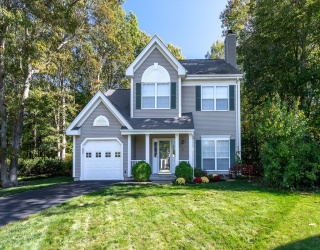 5 Tiffney Rd, Foxboro, Massachusetts, 2 Bedrooms Bedrooms, 6 Rooms Rooms,2.5 BathroomsBathrooms,Residential,For Sale,Tiffney Rd,73500929