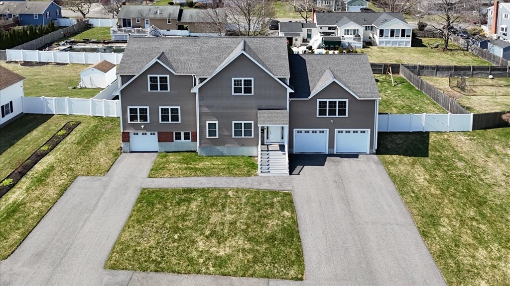 8 Dana Rd, Peabody, Massachusetts, 6 Bedrooms Bedrooms, 12 Rooms Rooms,3.5 BathroomsBathrooms,Residential,For Sale,Dana Rd,73500990