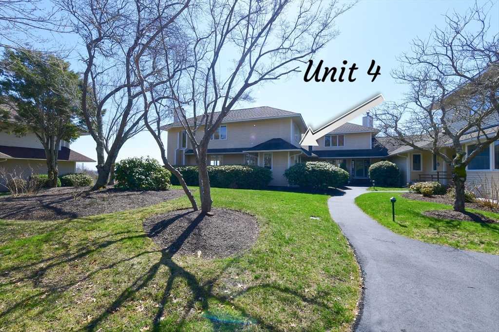 4 Bittersweet Ln, Bourne, Massachusetts, 2 Bedrooms Bedrooms, 6 Rooms Rooms,2.5 BathroomsBathrooms,Residential Lease,For Rent,Bittersweet Ln,73501154