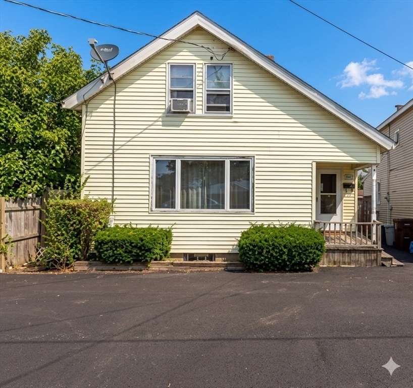 35 Neponset St, Revere, Massachusetts, 2 Bedrooms Bedrooms, 5 Rooms Rooms,1 BathroomBathrooms,Residential,For Sale,Neponset St,73501159