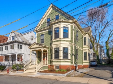 8 Franklin St, Somerville, Massachusetts, 5 Bedrooms Bedrooms, 11 Rooms Rooms,3 BathroomsBathrooms,Residential Income,For Sale,Franklin St,73501024