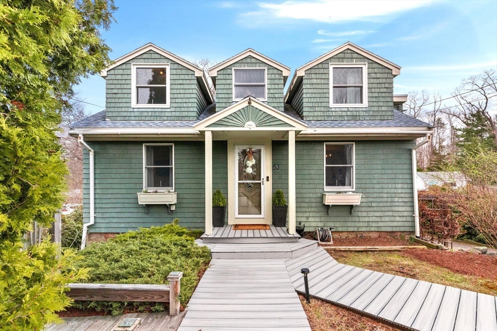 53 Concord Street, Gloucester, Massachusetts, 3 Bedrooms Bedrooms, 9 Rooms Rooms,2.5 BathroomsBathrooms,Residential,For Sale,Concord Street,73501026