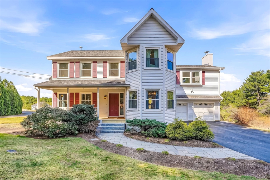 1 South St, Upton, Massachusetts, 4 Bedrooms Bedrooms, 8 Rooms Rooms,3 BathroomsBathrooms,Residential,For Sale,South St,73500985