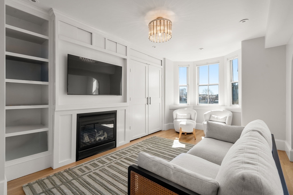 131 Pembroke Street, Boston, Massachusetts, 1 Bedroom Bedrooms, 3 Rooms Rooms,1 BathroomBathrooms,Residential Lease,For Rent,Pembroke Street,73501040