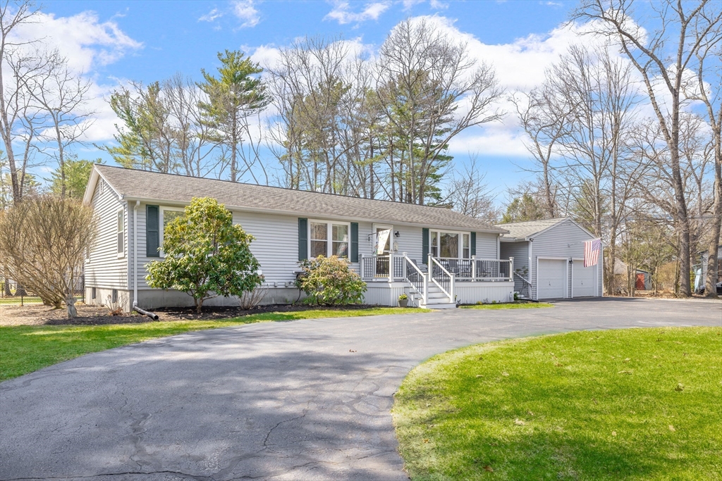 47 Lakeview Ave, Natick, Massachusetts, 5 Bedrooms Bedrooms, 13 Rooms Rooms,4 BathroomsBathrooms,Residential,For Sale,Lakeview Ave,73501049