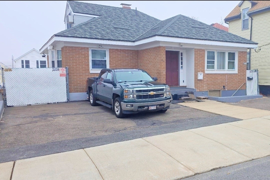 299 Crescent Ave, Revere, Massachusetts, 2 Bedrooms Bedrooms, 5 Rooms Rooms,1 BathroomBathrooms,Residential Lease,For Rent,Crescent Ave,73501058