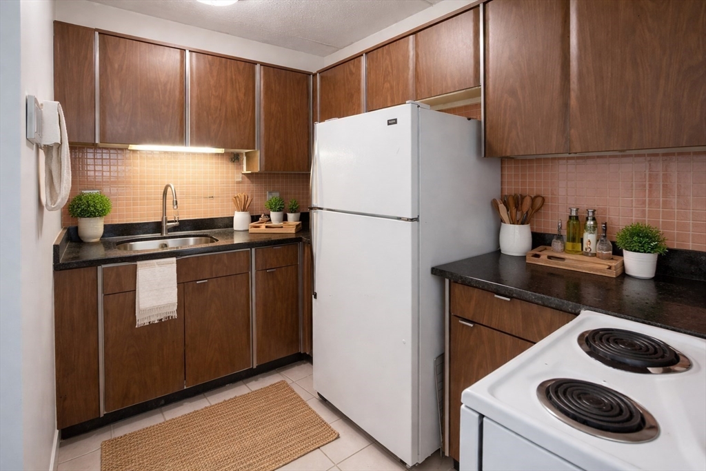 200 Swanton St, Winchester, Massachusetts, 2 Bedrooms Bedrooms, 4 Rooms Rooms,1 BathroomBathrooms,Residential Lease,For Rent,Swanton St,73501079