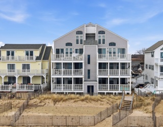 178 N End Blvd, Salisbury, Massachusetts, 2 Bedrooms Bedrooms, 4 Rooms Rooms,1.5 BathroomsBathrooms,Residential,For Sale,N End Blvd,73500918