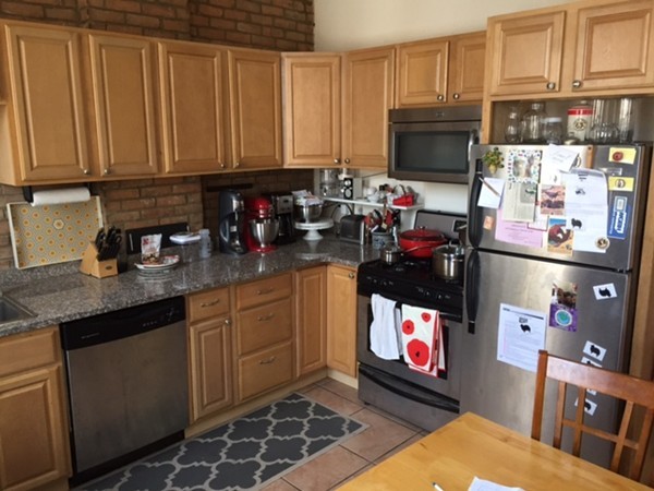 27 Newton, Boston, Massachusetts, 2 Bedrooms Bedrooms, 5 Rooms Rooms,1 BathroomBathrooms,Residential Lease,For Rent,Newton,73501113