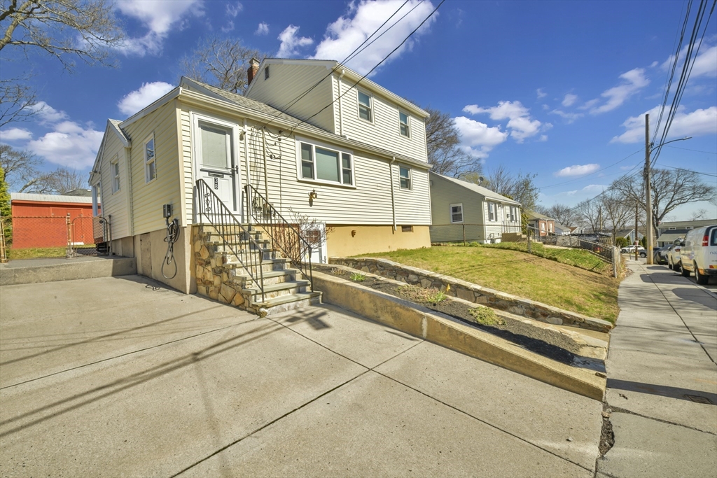 38 Grassmere Rd, Boston, Massachusetts, 4 Bedrooms Bedrooms, 6 Rooms Rooms,2 BathroomsBathrooms,Residential,For Sale,Grassmere Rd,73501116