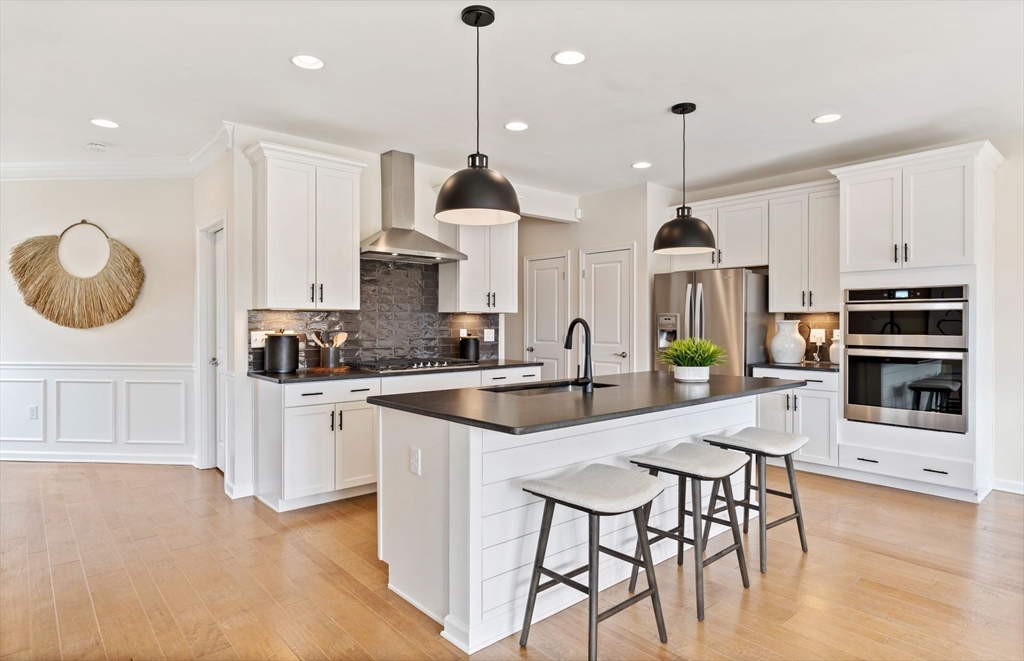 21 Emerald Run, Shrewsbury, Massachusetts, 3 Bedrooms Bedrooms, 6 Rooms Rooms,2.5 BathroomsBathrooms,Residential,For Sale,Emerald Run,73501374