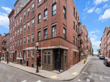 199 Salem St, Boston, Massachusetts, 2 Bedrooms Bedrooms, 4 Rooms Rooms,1 BathroomBathrooms,Residential Lease,For Rent,Salem St,73496204