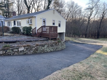 48 Hemlock Dr, Holliston, Massachusetts, 3 Bedrooms Bedrooms, 7 Rooms Rooms,1 BathroomBathrooms,Residential,For Sale,Hemlock Dr,73479955