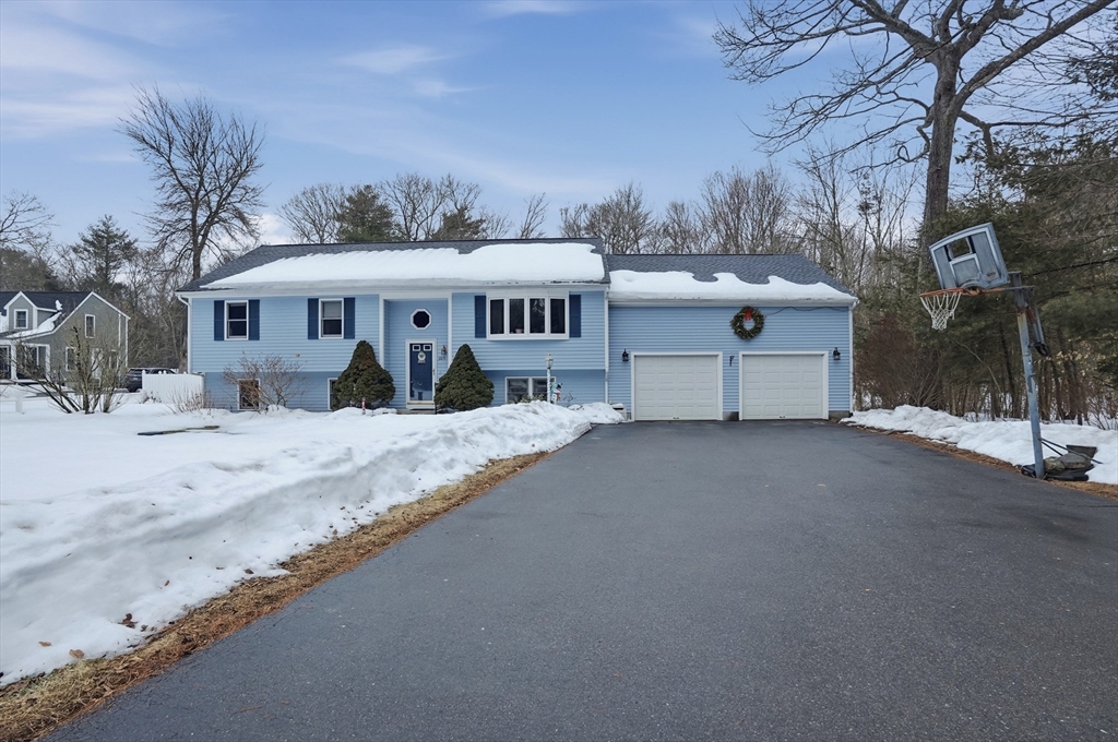 305 Shag Bark Road, Taunton, Massachusetts, 3 Bedrooms Bedrooms, 10 Rooms Rooms,3 BathroomsBathrooms,Residential,For Sale,Shag Bark Road,73478976