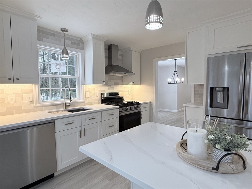 31 Bellwood Cir, Bellingham, Massachusetts, 2 Bedrooms Bedrooms, 6 Rooms Rooms,1.5 BathroomsBathrooms,Residential,For Sale,Bellwood Cir,73483795