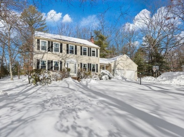 33 Colonial Way, Plainville, Massachusetts, 4 Bedrooms Bedrooms, 8 Rooms Rooms,2.5 BathroomsBathrooms,Residential,For Sale,Colonial Way,73480028
