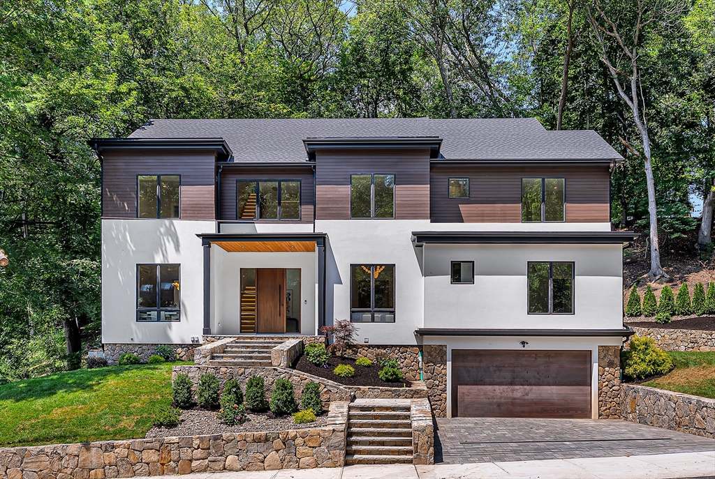 177 Varick Rd, Newton, Massachusetts, 6 Bedrooms Bedrooms, 15 Rooms Rooms,6 BathroomsBathrooms,Residential,For Sale,Varick Rd,73465252