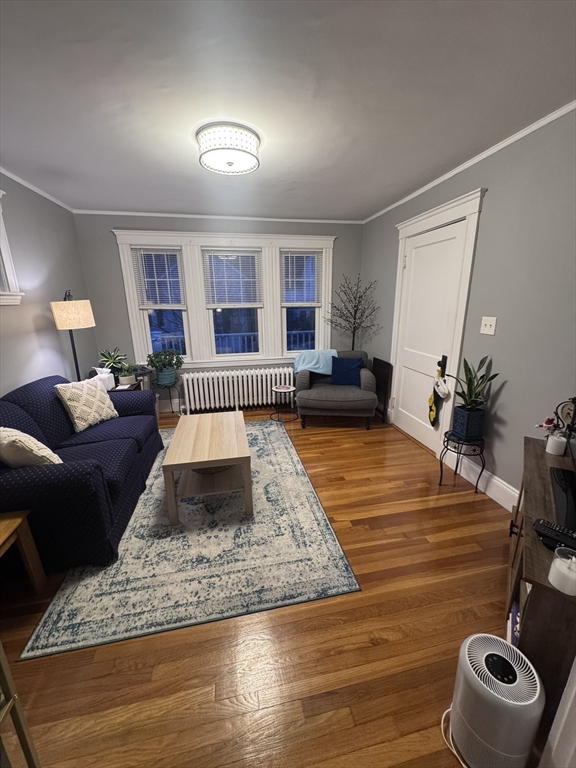 35 Mendelssohn St, Boston, Massachusetts, 2 Bedrooms Bedrooms, 5 Rooms Rooms,1 BathroomBathrooms,Residential Lease,For Rent,Mendelssohn St,73495988