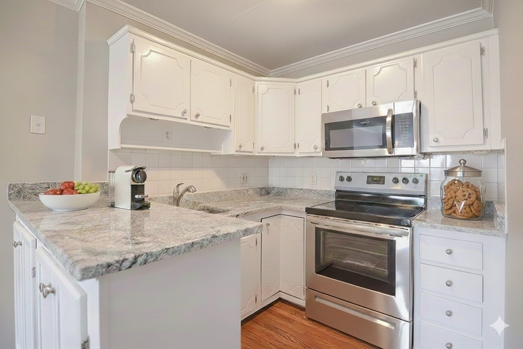 505 Revere Beach Blvd, Revere, Massachusetts, 2 Bedrooms Bedrooms, 4 Rooms Rooms,1 BathroomBathrooms,Residential,For Sale,Revere Beach Blvd,73475821