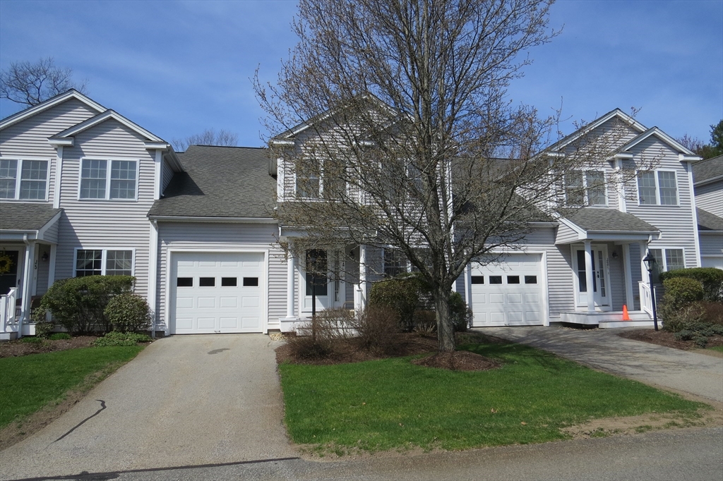 877 Auburnville Way, Whitman, Massachusetts, 2 Bedrooms Bedrooms, 5 Rooms Rooms,2 BathroomsBathrooms,Residential,For Sale,Auburnville Way,73501247