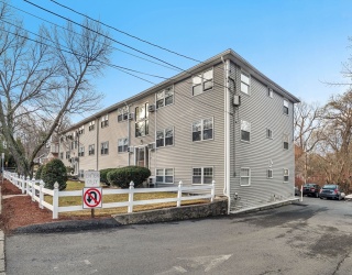 177 Franklin St, Stoneham, Massachusetts, 2 Bedrooms Bedrooms, 4 Rooms Rooms,1 BathroomBathrooms,Residential Lease,For Rent,Franklin St,73501257