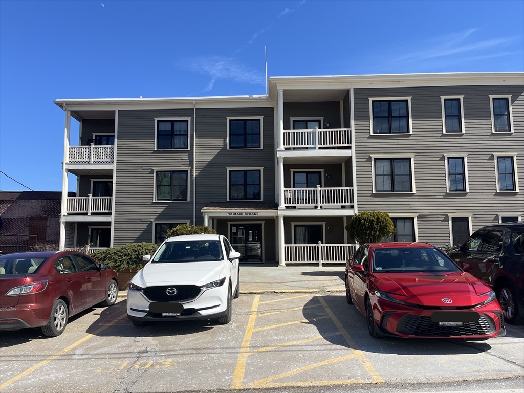 75 Main St, Amesbury, Massachusetts, 1 Bedroom Bedrooms, 3 Rooms Rooms,1 BathroomBathrooms,Residential,For Sale,Main St,73501317