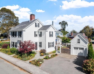 68 Main Street, Rockport, Massachusetts, 4 Bedrooms Bedrooms, 8 Rooms Rooms,3 BathroomsBathrooms,Residential,For Sale,Main Street,73501327