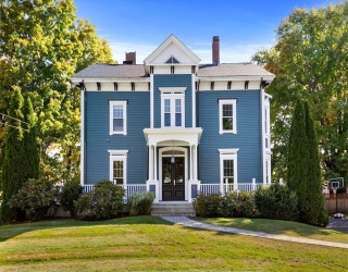 90 Maple Pl, Dedham, Massachusetts, 6 Bedrooms Bedrooms, 10 Rooms Rooms,3.5 BathroomsBathrooms,Residential Lease,For Rent,Maple Pl,73501328