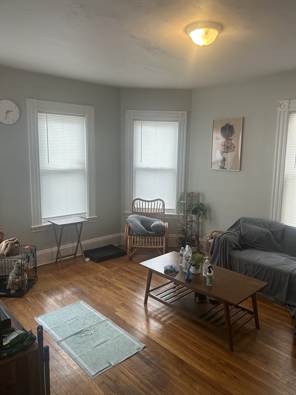 41 Sheffield Road, Boston, Massachusetts, 2 Bedrooms Bedrooms, 4 Rooms Rooms,1 BathroomBathrooms,Residential Lease,For Rent,Sheffield Road,73501351