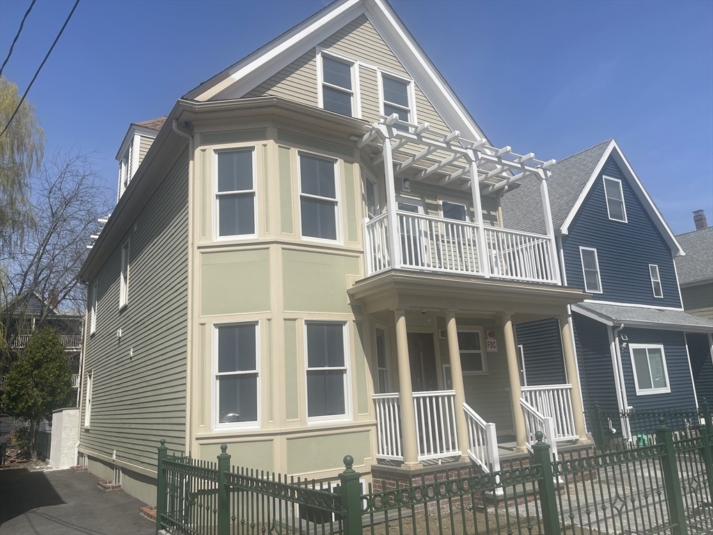 74 Wheatland, Somerville, Massachusetts, 7 Bedrooms Bedrooms, 19 Rooms Rooms,4.5 BathroomsBathrooms,Residential Income,For Sale,Wheatland,73501355