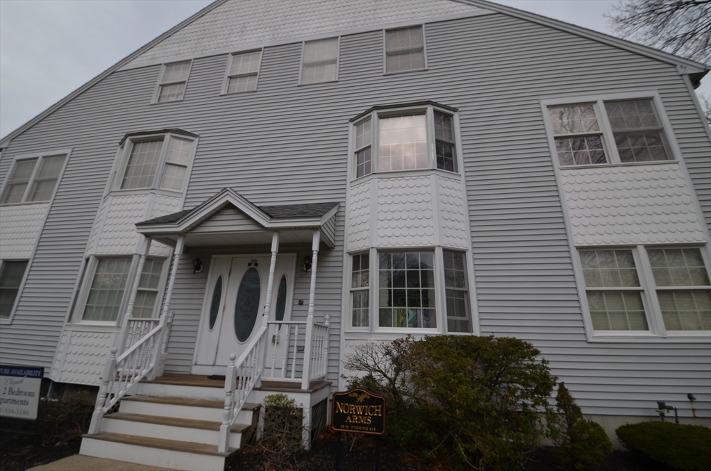 99 West Wyoming Ave, Melrose, Massachusetts, 2 Bedrooms Bedrooms, 5 Rooms Rooms,2 BathroomsBathrooms,Residential Lease,For Rent,West Wyoming Ave,73501367