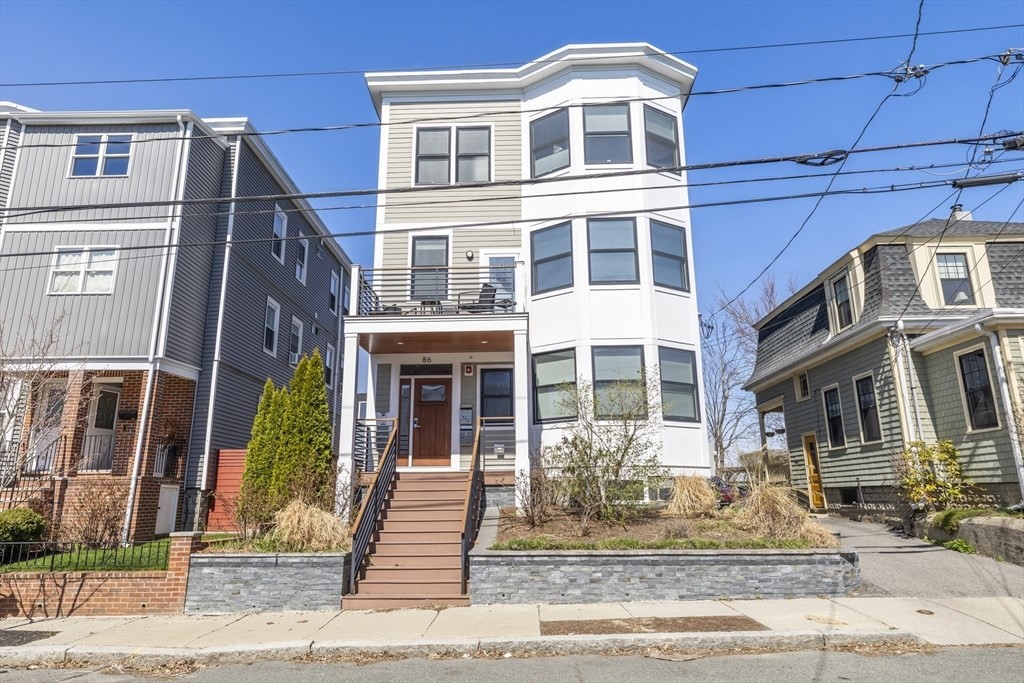 86 Fremont, Somerville, Massachusetts, 3 Bedrooms Bedrooms, 7 Rooms Rooms,2 BathroomsBathrooms,Residential Lease,For Rent,Fremont,73501604