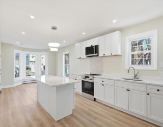 6 Kimball Street, Haverhill, Massachusetts, 7 Bedrooms Bedrooms, 11 Rooms Rooms,2 BathroomsBathrooms,Residential Income,For Sale,Kimball Street,73501389