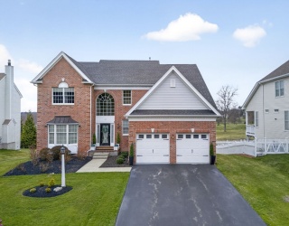 13 Fairways Ln, Methuen, Massachusetts, 4 Bedrooms Bedrooms, 7 Rooms Rooms,3.5 BathroomsBathrooms,Residential,For Sale,Fairways Ln,73501440