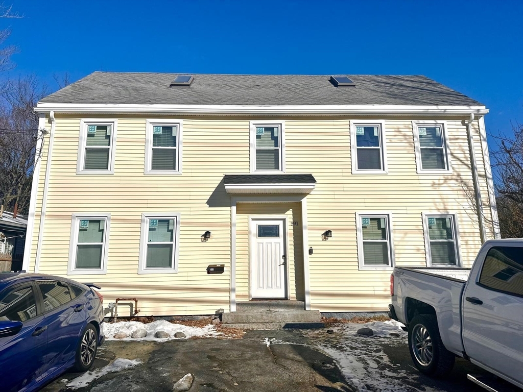 591 Varnum Ave, Lowell, Massachusetts, 6 Bedrooms Bedrooms, 16 Rooms Rooms,3 BathroomsBathrooms,Residential Income,For Sale,Varnum Ave,73501502