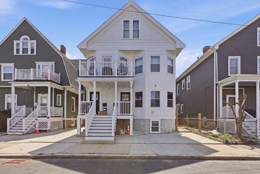 61 Shepton St, Boston, Massachusetts, 9 Bedrooms Bedrooms, 15 Rooms Rooms,6 BathroomsBathrooms,Residential Income,For Sale,Shepton St,73501320