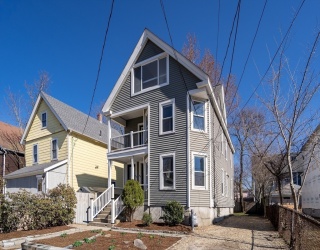 58-60 Elmwood St, Somerville, Massachusetts, 6 Bedrooms Bedrooms, 10 Rooms Rooms,3 BathroomsBathrooms,Residential Income,For Sale,Elmwood St,73501523