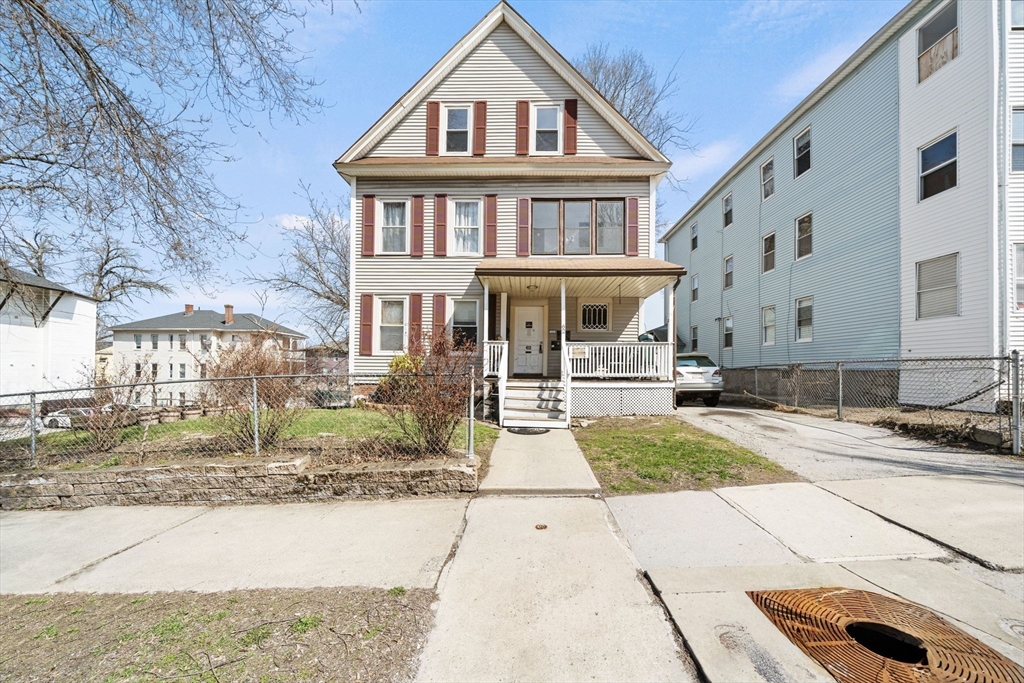 62 May St, Worcester, Massachusetts, 10 Bedrooms Bedrooms, 16 Rooms Rooms,3 BathroomsBathrooms,Residential Income,For Sale,May St,73501533