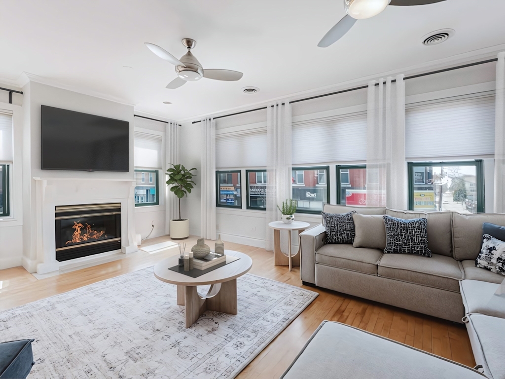 6 Cushing St, Waltham, Massachusetts, 3 Bedrooms Bedrooms, 5 Rooms Rooms,1 BathroomBathrooms,Residential,For Sale,Cushing St,73501451