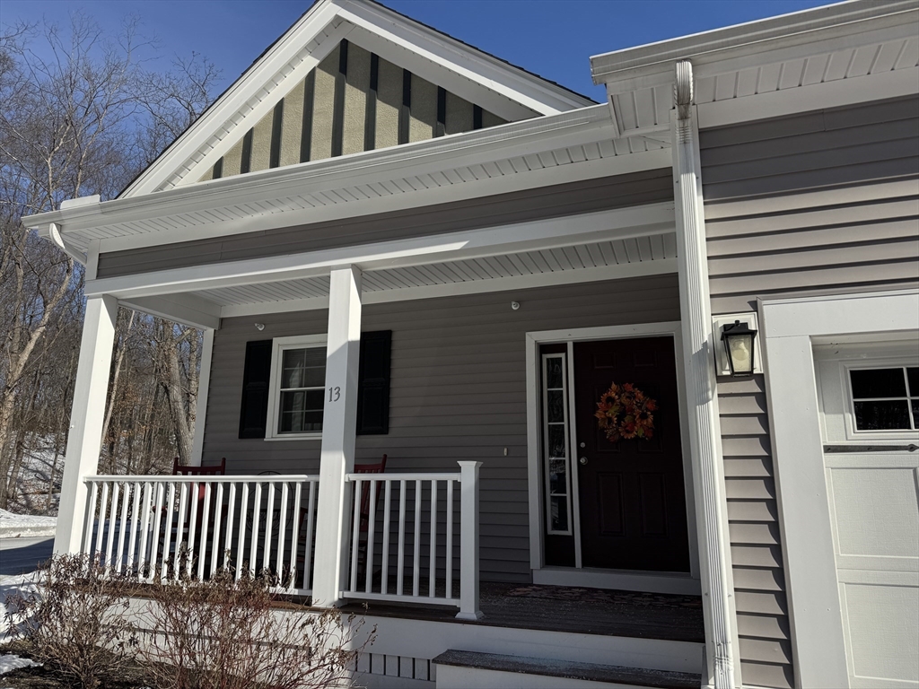 165 Cambridge Rd, Woburn, Massachusetts, 2 Bedrooms Bedrooms, 4 Rooms Rooms,2.5 BathroomsBathrooms,Residential Lease,For Rent,Cambridge Rd,73471688